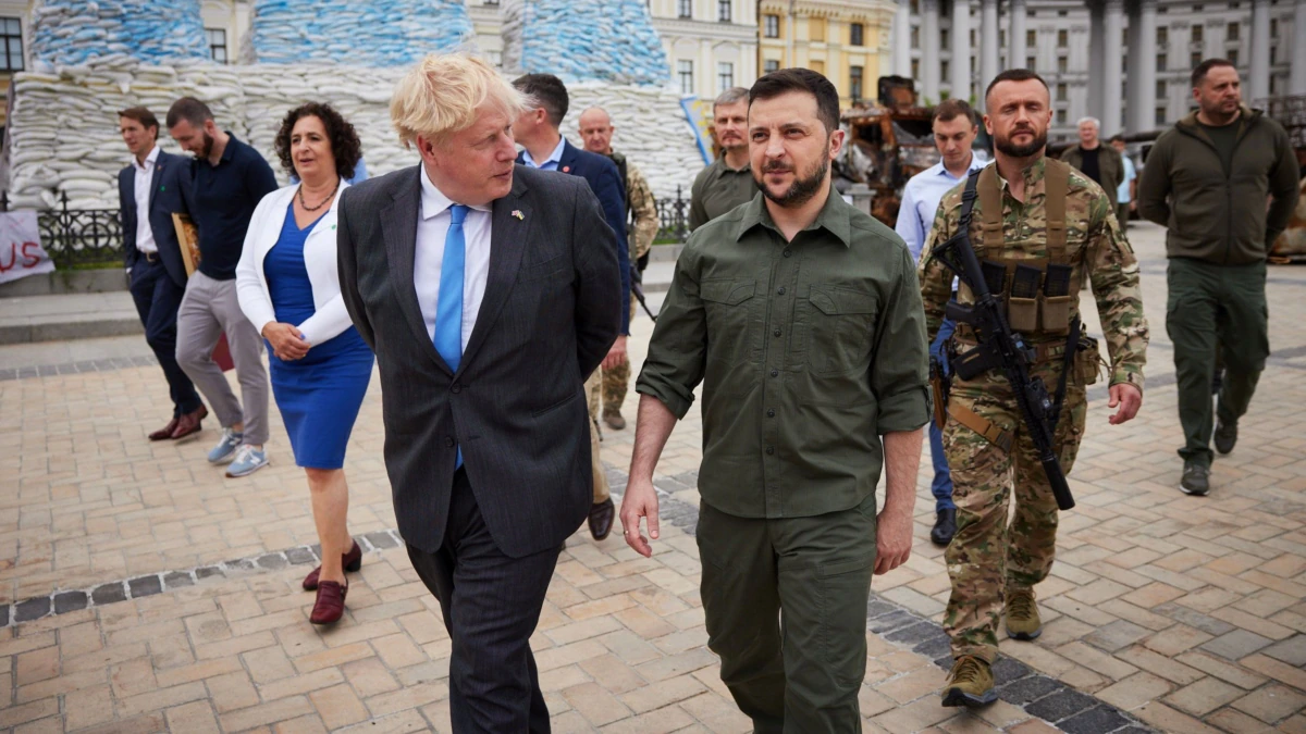 Україна отримає десять британських САУ – Джонсон