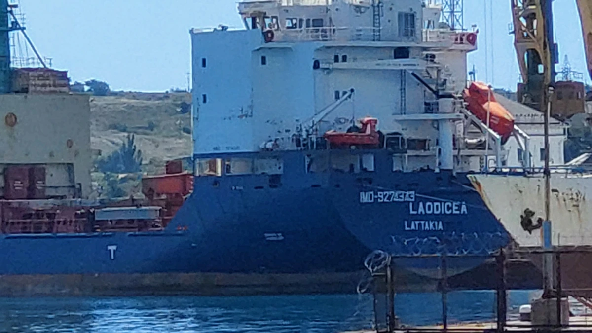 Суд у Лівані дозволив поміченому раніше в Криму і затриманому судну із зерном покинути порт у Тріполі