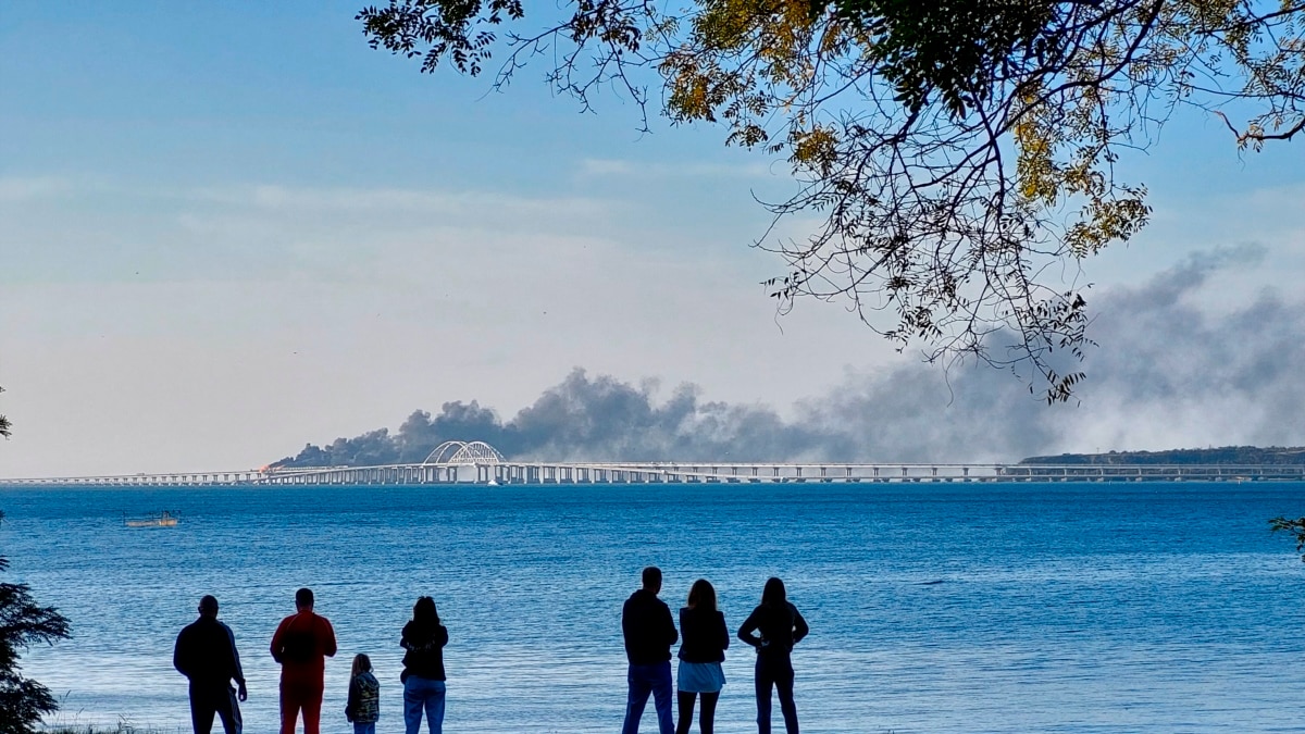 Через вибух на Кримському мосту загинули троє людей – Слідчий комітет РФ