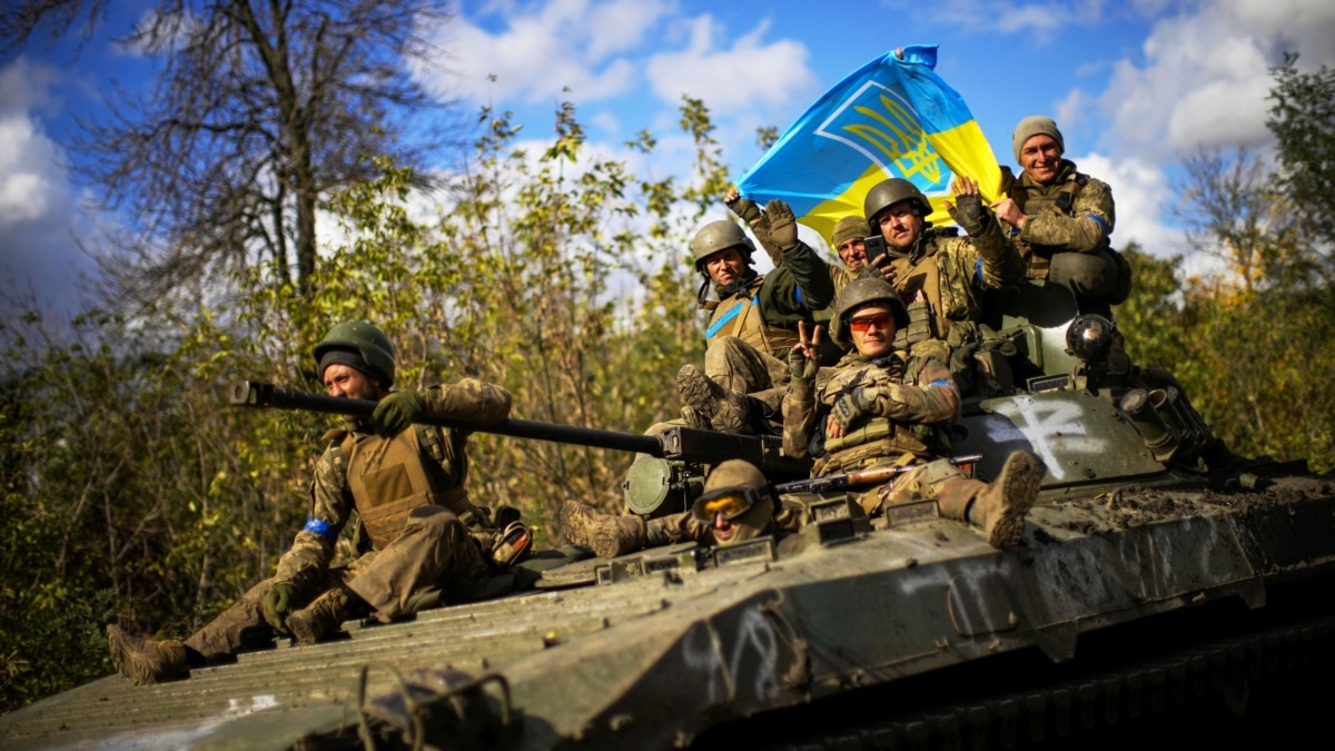 Зеленський і Залужний привітали захисників України