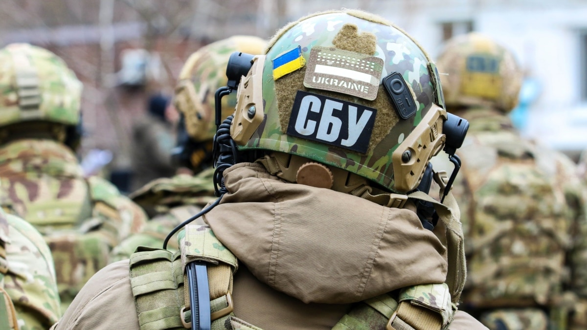 СБУ викрила злочинне угруповання, котре вивозило українських ухилянтів через РФ до Європи