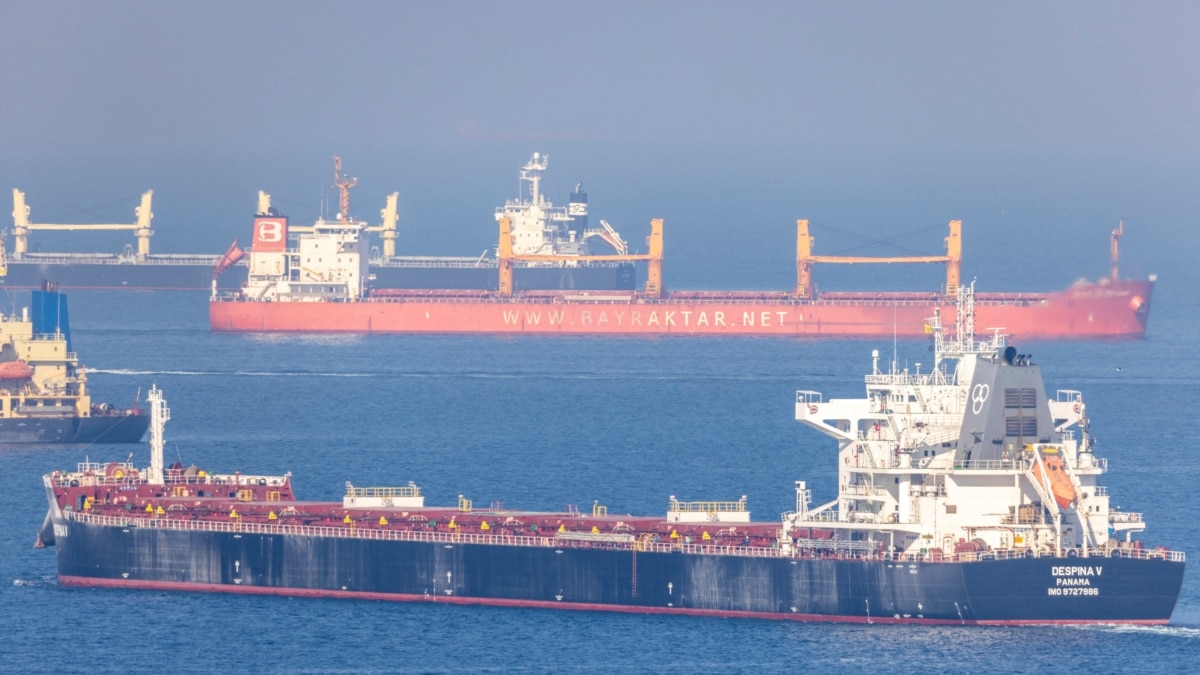 Сім суден з українським продовольством вийшли з Чорноморських портів 3 листопада – Мінінфраструктури