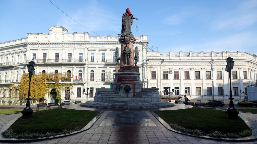 Пам’ятники Катерині ІІ та Суворову в Одесі демонтують – рішення міськради