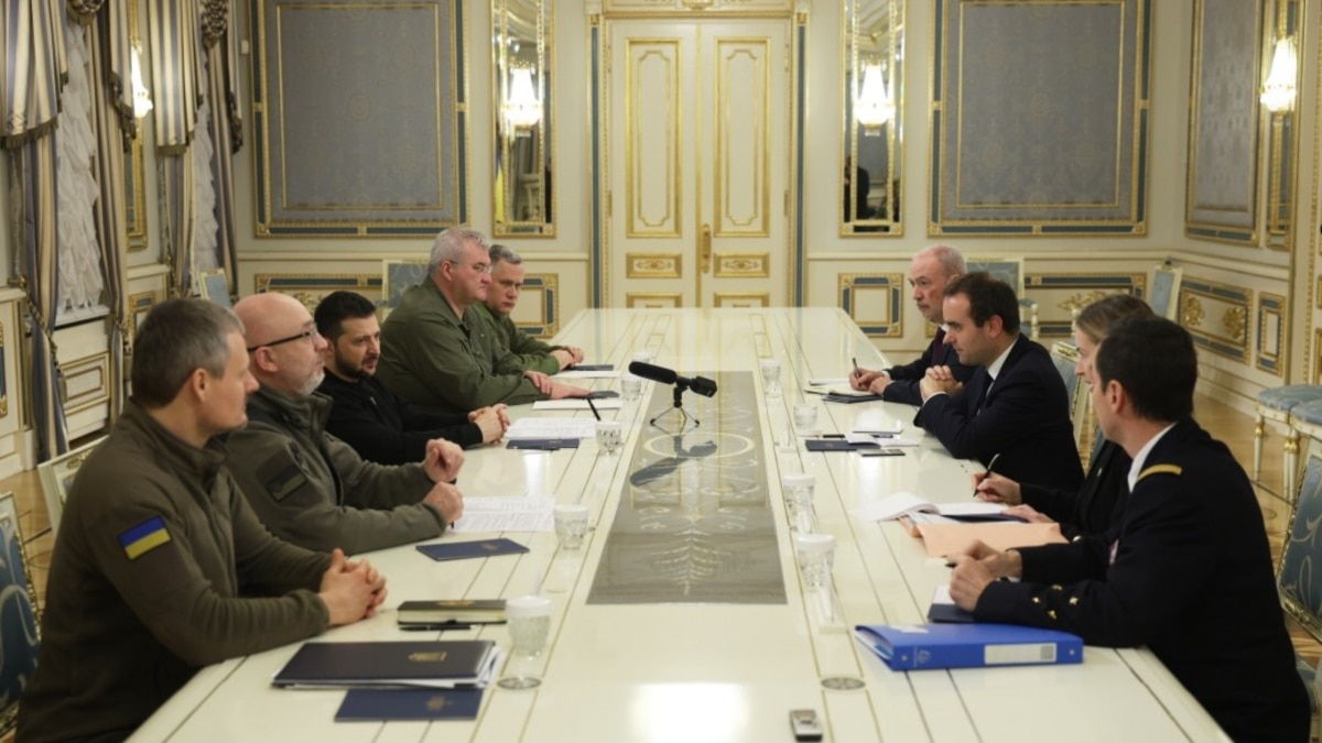 Зеленський озвучив «нагальні оборонні потреби України» на зустрічі з міністром оборони Франції