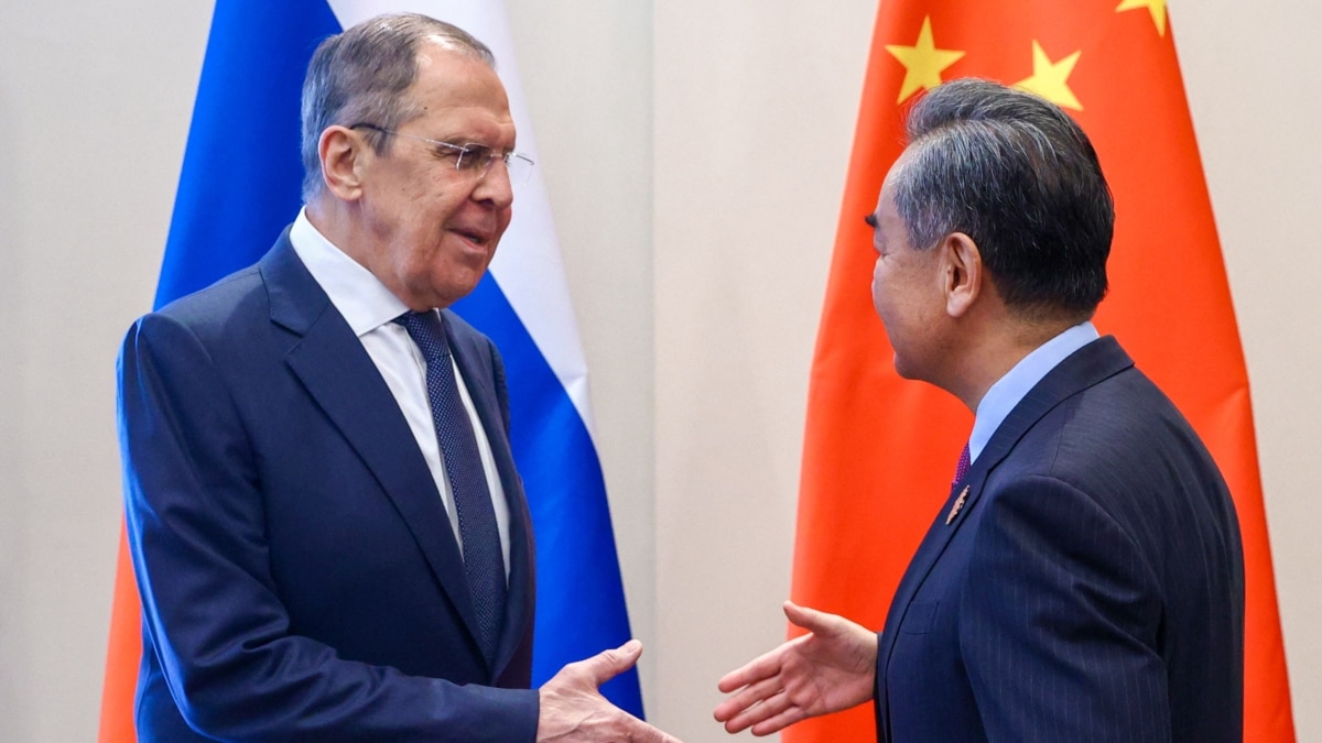 Китай поглиблюватиме співпрацю з РФ у 2023 році, а в питанні війни – ні на чиєму боці