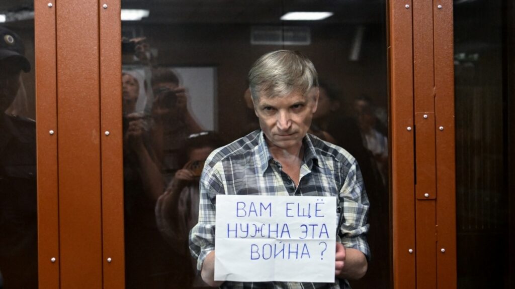 У Росії ексдепутата Горінова, який називає війну війною, перевели до тюремної лікарні