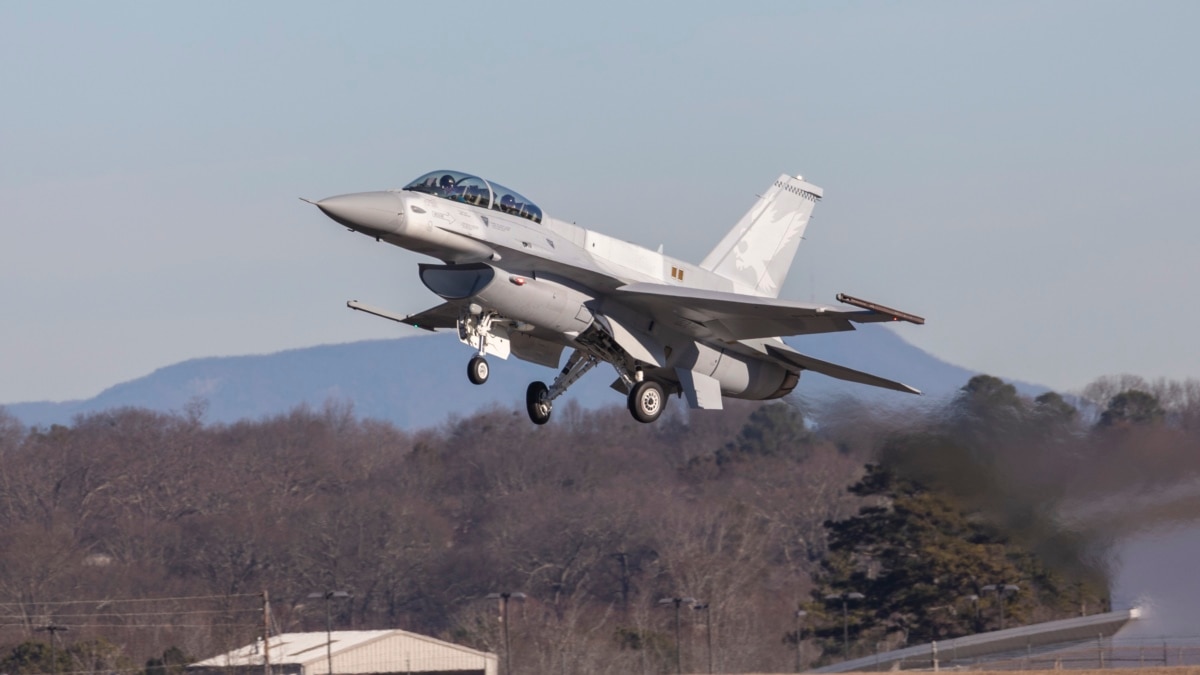 Польща може надати Україні винищувачі F-16 за погодження з НАТО – Моравецький