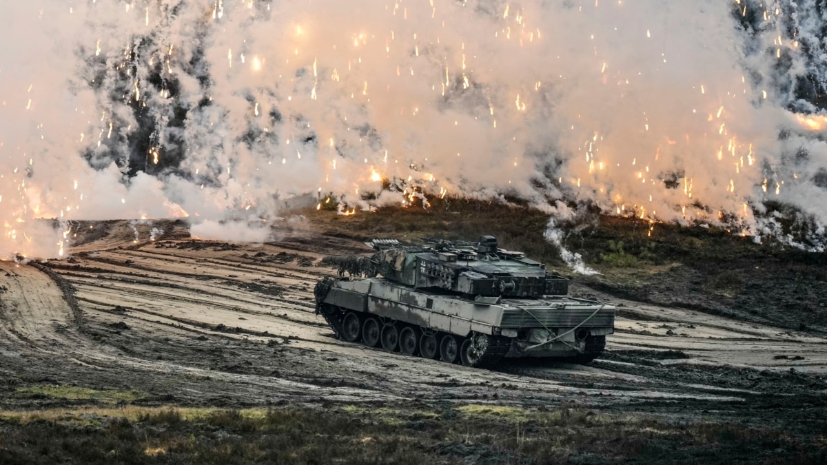 перший переданий Україні танк Leopard 2 вже прибув у Польщу