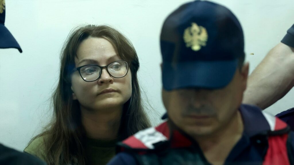 Затримана в Албанії за звинуваченням у шпигунстві росіянка попросила там притулку
