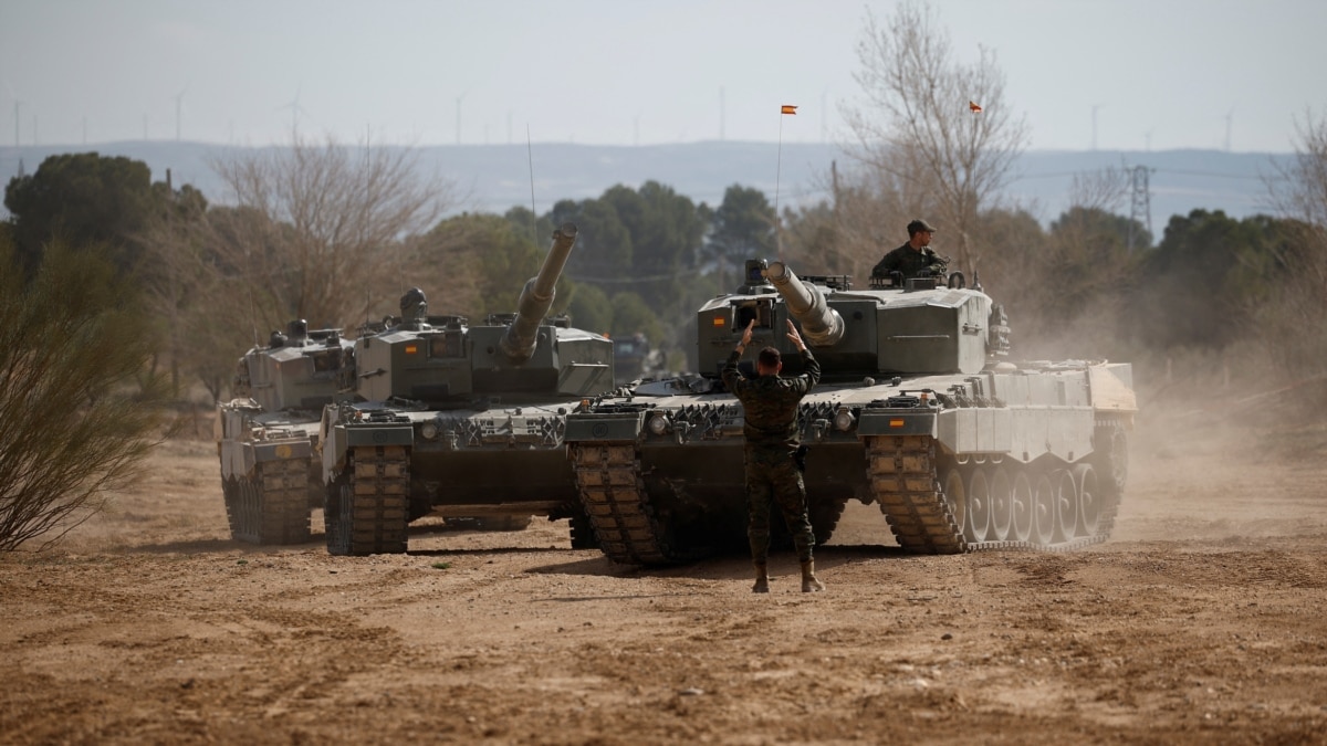 Іспанія ремонтує ще чотири танки для передачі Україні – міністерка оборони