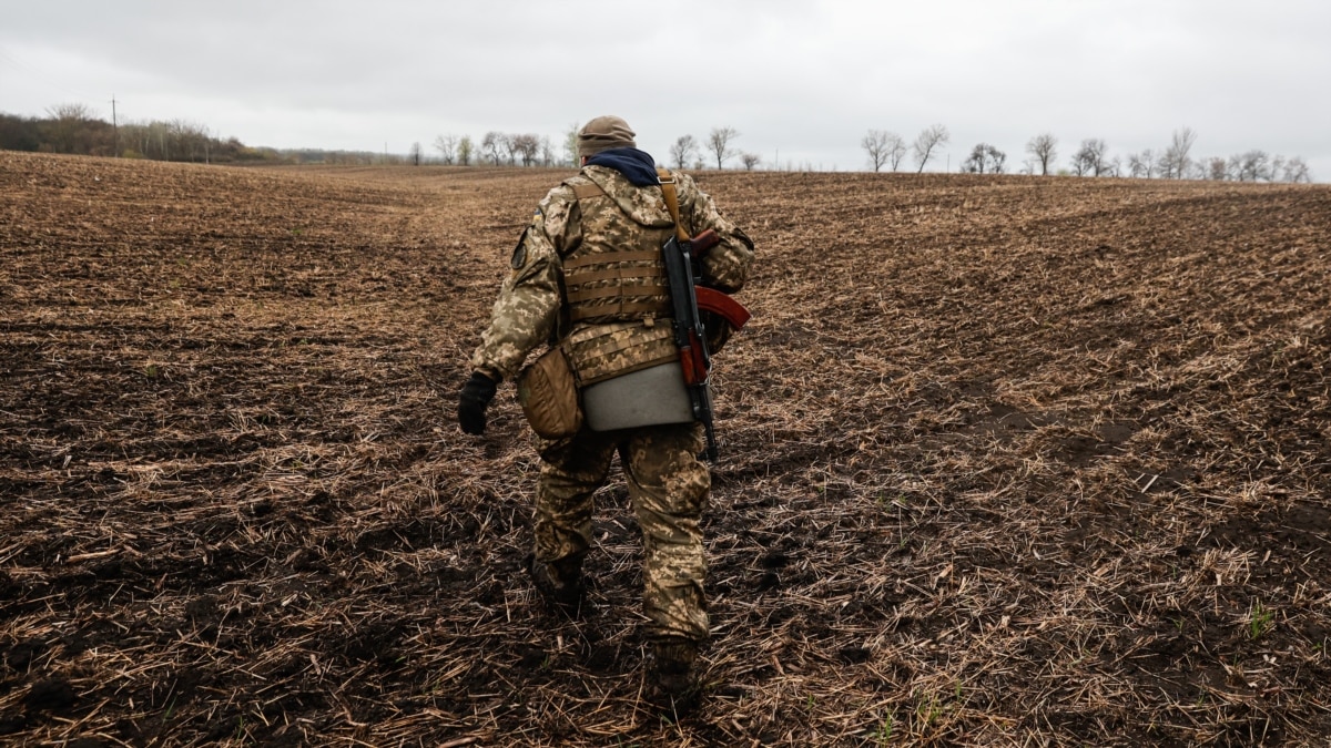 Війська РФ відходять від лінії зіткнення на відстань, недосяжну для українських засобів ураження – Гуменюк