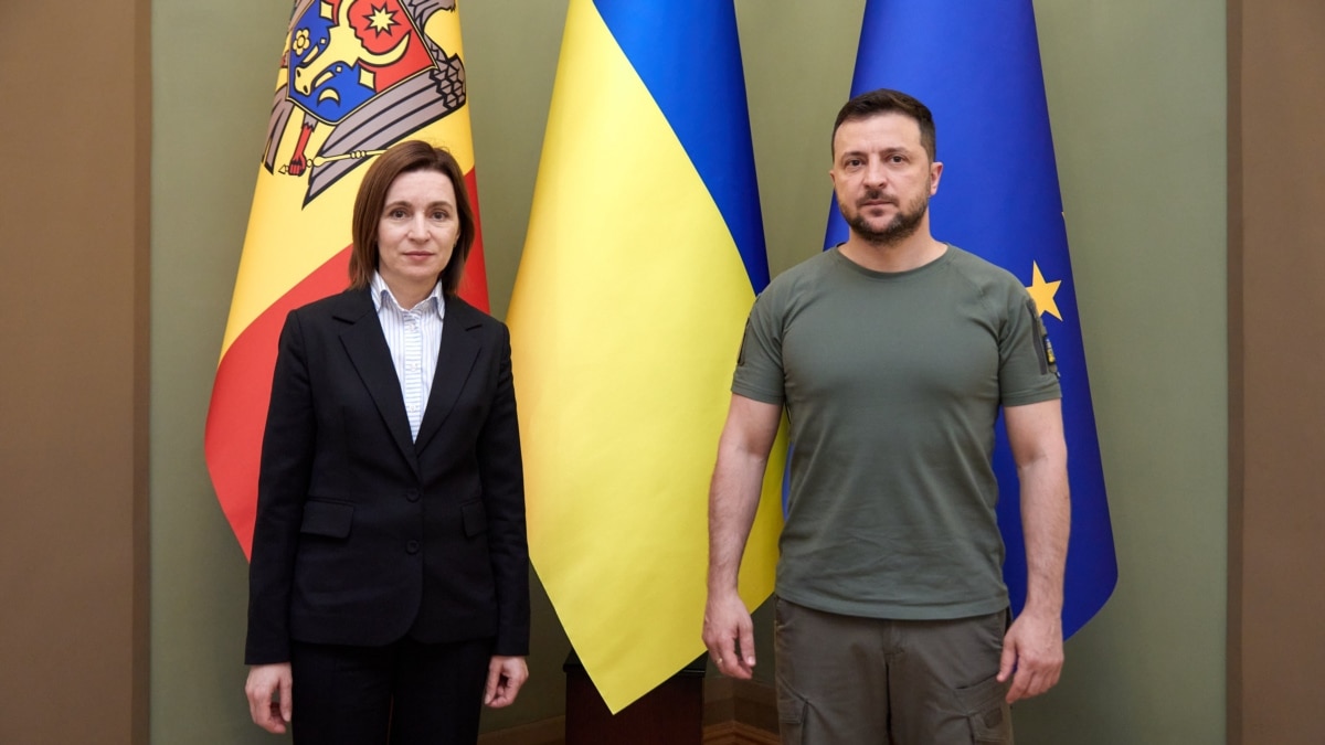 Санду заявила, що Молдова надалі «стоятиме поруч» з Україною