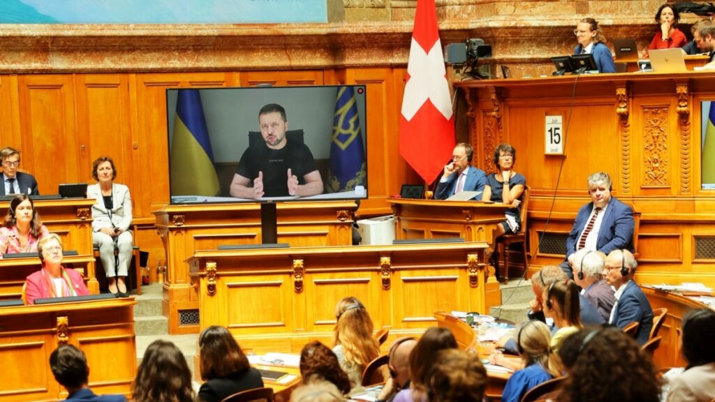 Зеленський пояснив Швейцарії, що зброя Україні потрібна лише для миру
