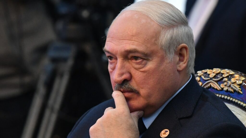 Лукашенко стверджує, що значна частка ядерної зброї вже в Білорусі