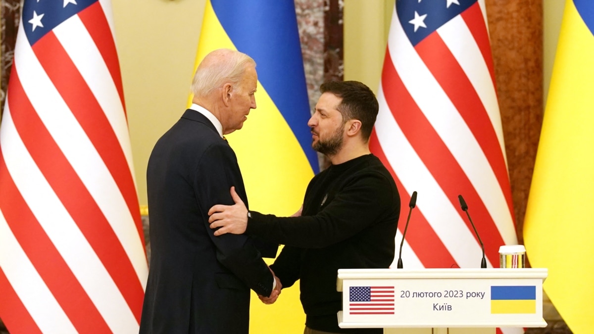 Зеленський у розмові з Байденом відзначив «вирішальне лідерство» США у підтримці України