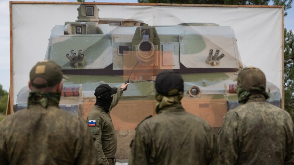 До кінця року витрати РФ на оборону становитимуть третину всіх державних видатків – Reuters