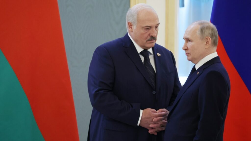 Лукашенко заявив, що продовжить вивозити дітей з окупованих територій України