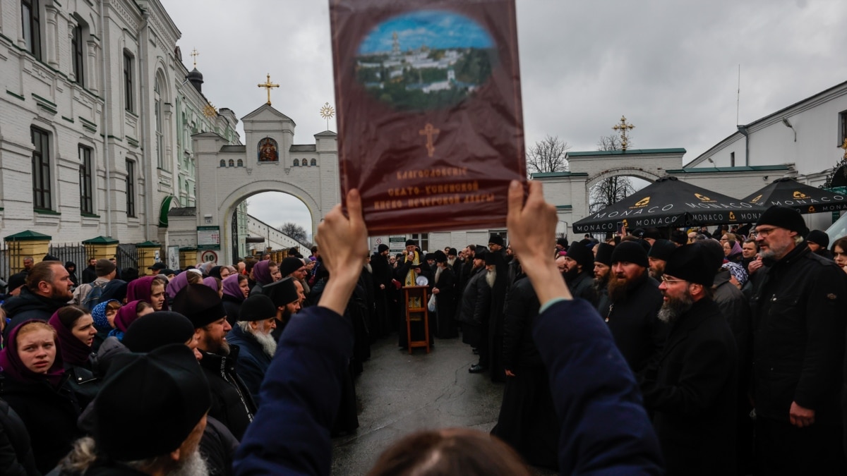 УПЦ (МП) назвала себе «самостійною і незалежною» після голосування в Раді щодо заборони повʼязаних із РФ релігійних організацій