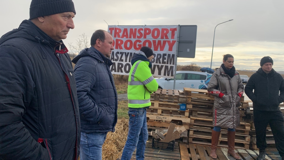 Україна та Польща домовилися «прискорити» оформлення пасажирів і вантажів на кордоні