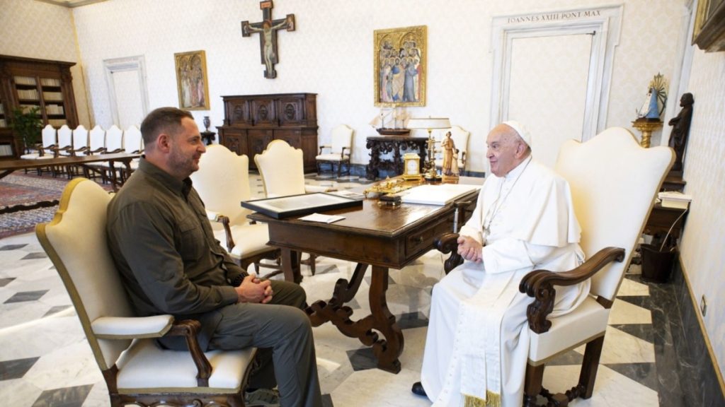 Єрмак у Ватикані зустрівся з папою Римським і розповів про «філософію формули миру»
