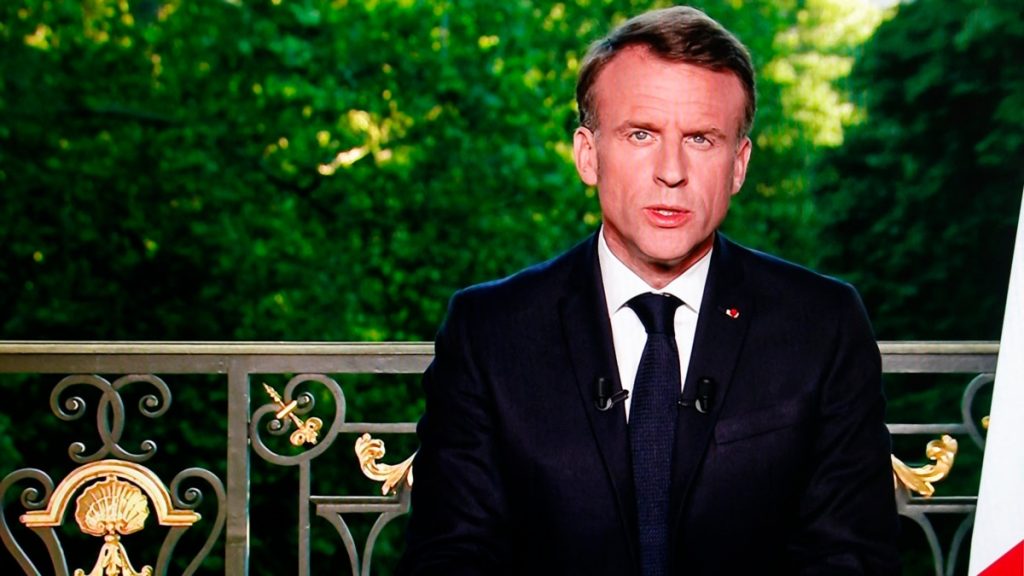 Президент Франції Макрон заявив, що розпустить парламент і призначить дострокові вибори
