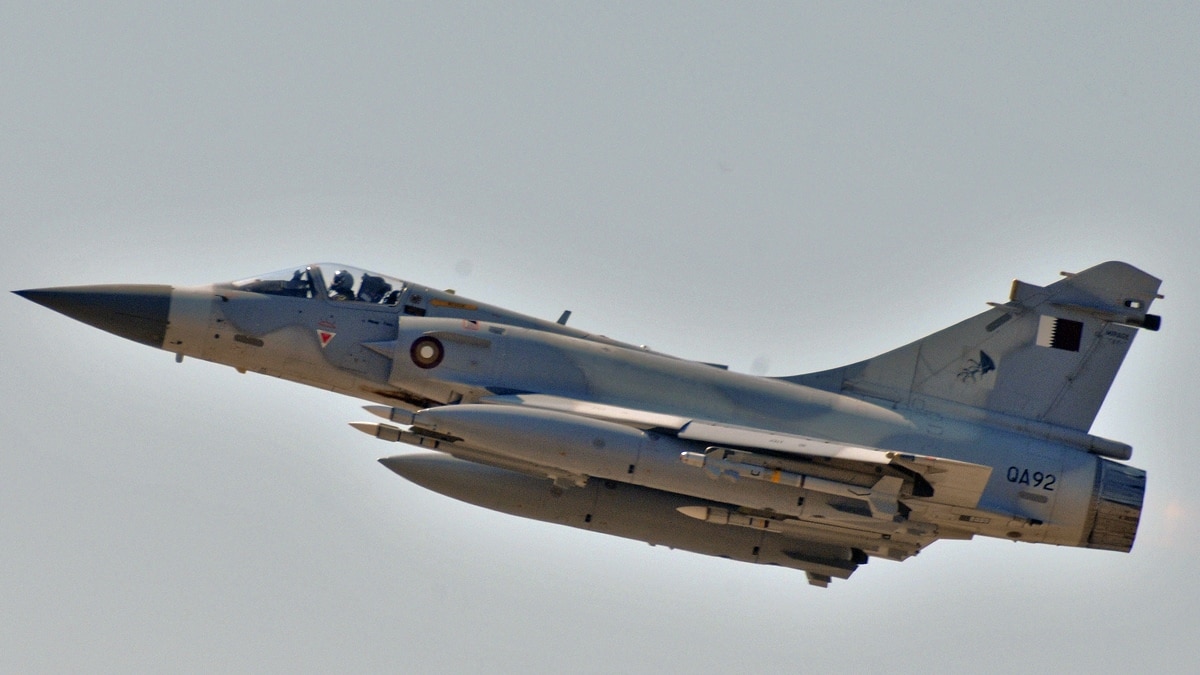 Макрон оголосив про початок підготовки пілотів на літаках Mirage 2000