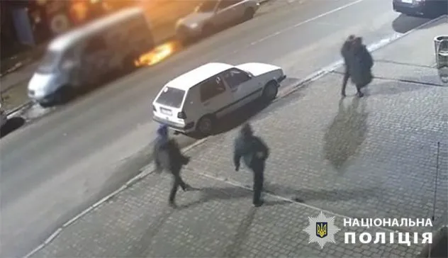 Вдерлися до квартири та погрожували гранатою: у Києві затримали банду грабіжників