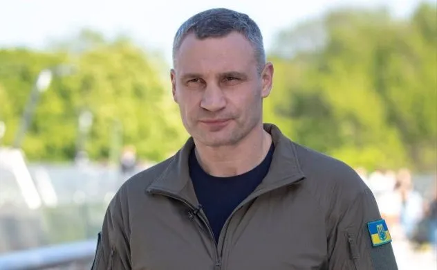 Стало відомо, в чиїй квартирі «прописаний» київський мер