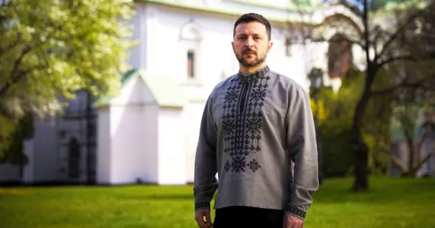 Зеленський привітав українців із Днем Конституції