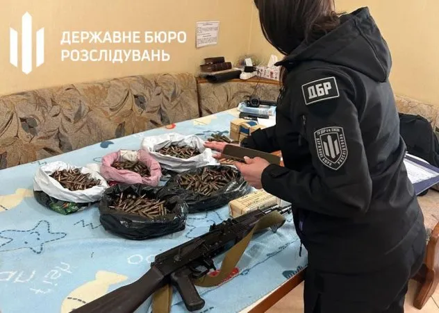 У гаражі в Деснянському районі знайшли  збройний арсенал