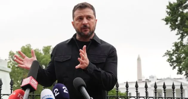 Зеленський заявив, що буде обговорювати питання територій з Путіним
