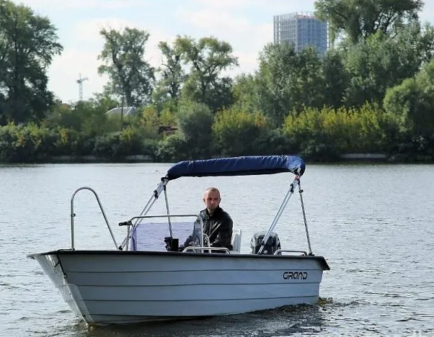 «Плесо» готово заплатити мільйони за два човни