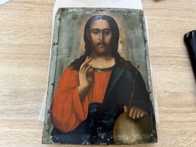 Київські митники передали донецькому музею ікону Спаса Вседержителя, яку намагалися вивезти за кордон
