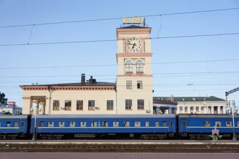 Залізничники повідомили про затримку потягів із двох напрямків