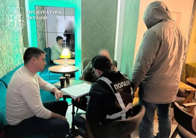Київські шахраї обіцяли «оснастити» американського добровольця ЗСУ «чудо-зброєю» 