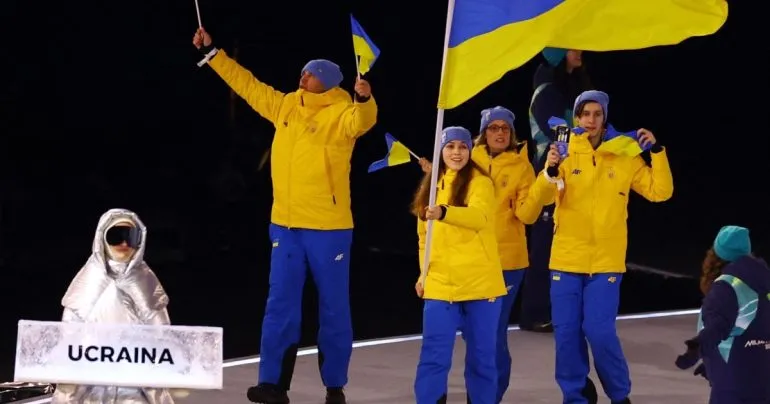 «Виходить за межі моралі» – у МЗС розкритикували, що росіянка несла табличку «Україна» на Олімпіаді