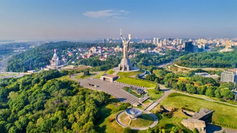 Де вигідно орендувати автомобіль у Києві