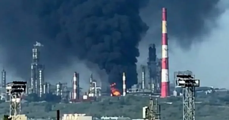 переробка нафти в Росії впала до мінімуму за 16 років на тлі ударів ЗСУ